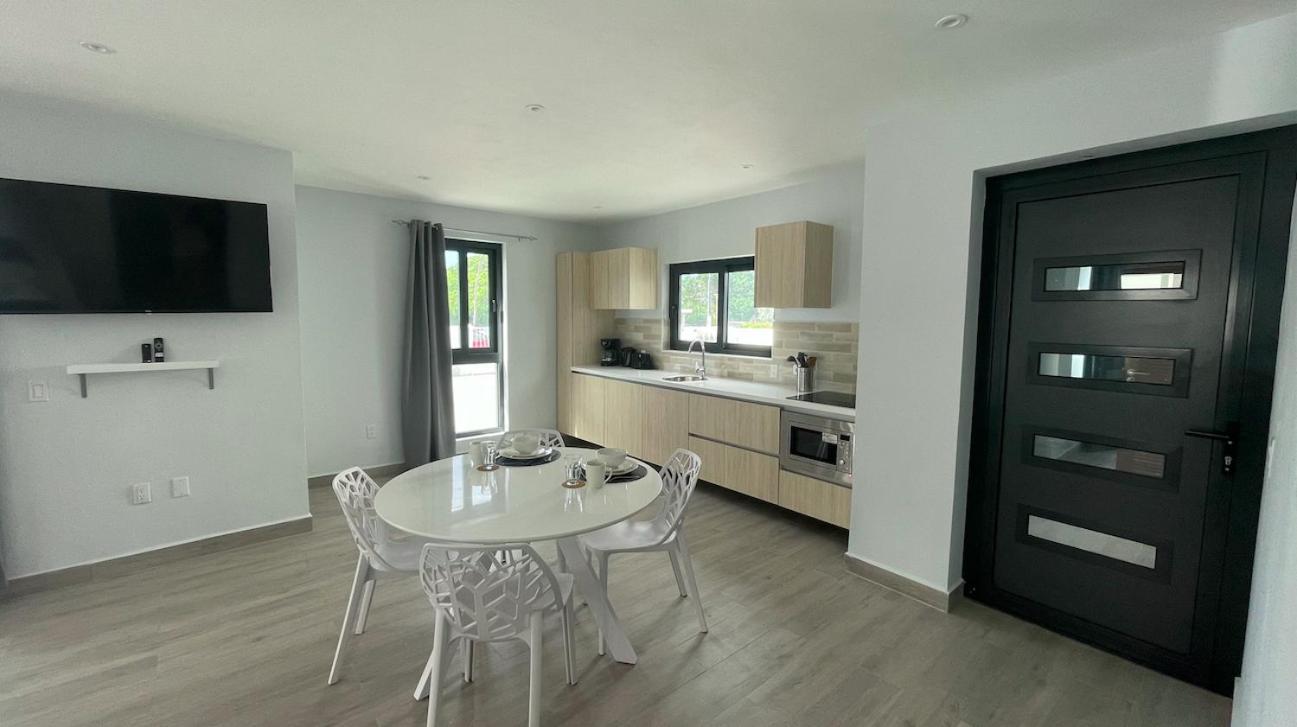 Whitehouse Boulevard, Close To Mambo Beach And City Centre Apartment วิลเลมสตัด ภายนอก รูปภาพ