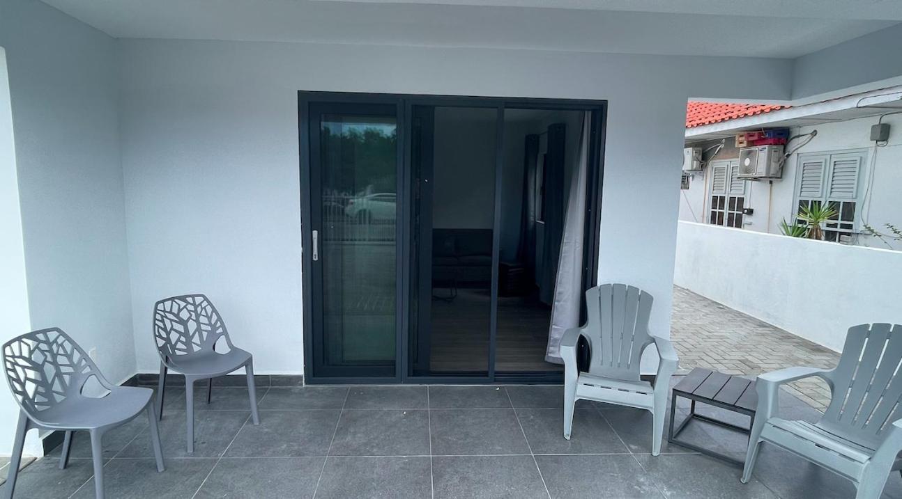 Whitehouse Boulevard, Close To Mambo Beach And City Centre Apartment วิลเลมสตัด ภายนอก รูปภาพ