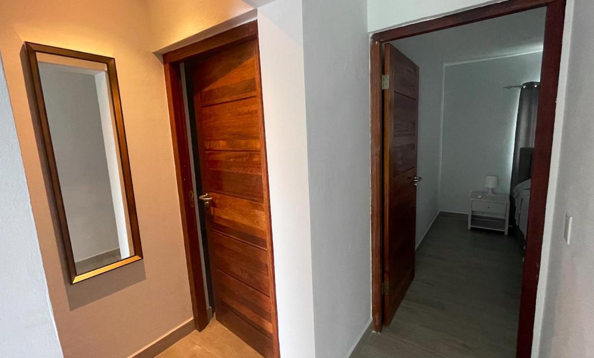 Whitehouse Boulevard, Close To Mambo Beach And City Centre Apartment วิลเลมสตัด ภายนอก รูปภาพ