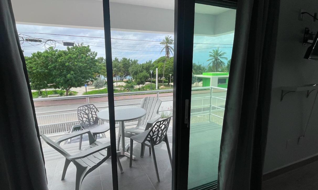 Whitehouse Boulevard, Close To Mambo Beach And City Centre Apartment วิลเลมสตัด ภายนอก รูปภาพ