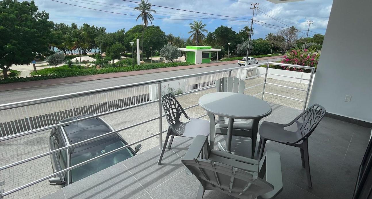 Whitehouse Boulevard, Close To Mambo Beach And City Centre Apartment วิลเลมสตัด ภายนอก รูปภาพ