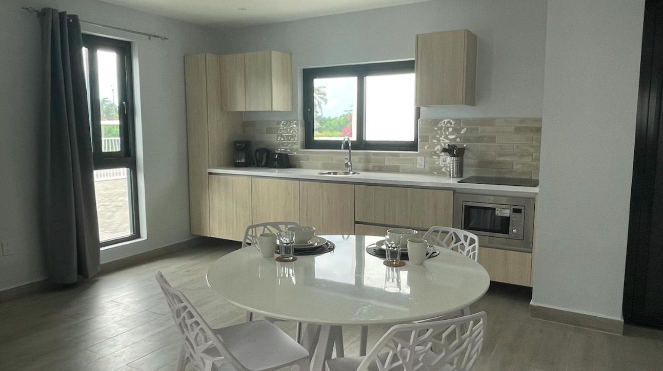 Whitehouse Boulevard, Close To Mambo Beach And City Centre Apartment วิลเลมสตัด ภายนอก รูปภาพ
