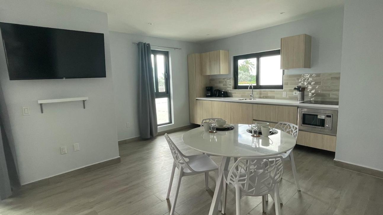 Whitehouse Boulevard, Close To Mambo Beach And City Centre Apartment วิลเลมสตัด ภายนอก รูปภาพ